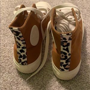 Brand new Custom Converse